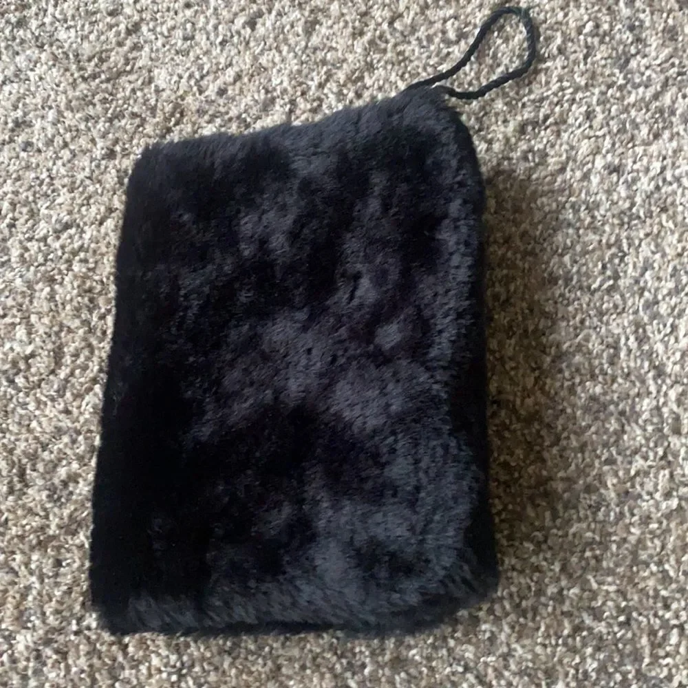 American Girl womans fancy back fur muff gloves Black